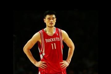 杜兰特连续七场比赛得分超过战术调整，湖人挑战极限！