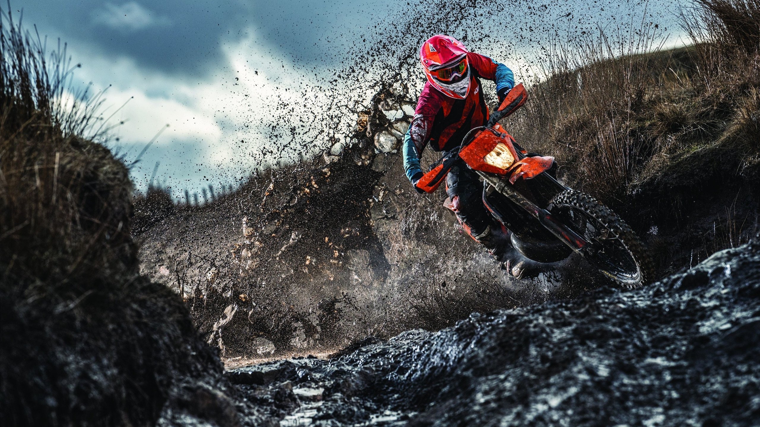 德罗巴重要时刻爆冷，日本队带队取胜！全场沸腾不已